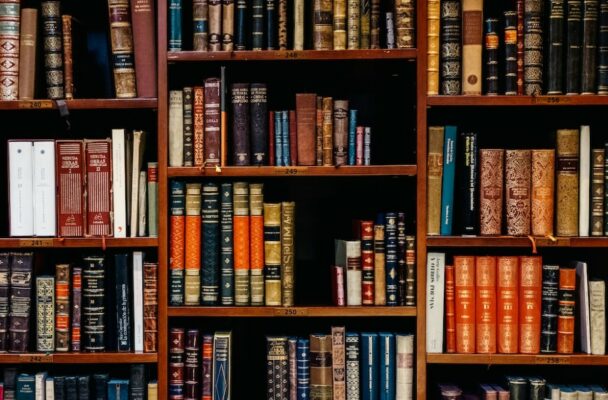 book shelves | IndaCLoud